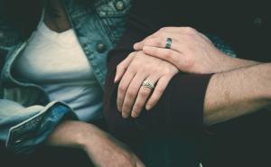 "Roditelji bi je izbacili iz kuće da znaju da ima momka nemuslimana"