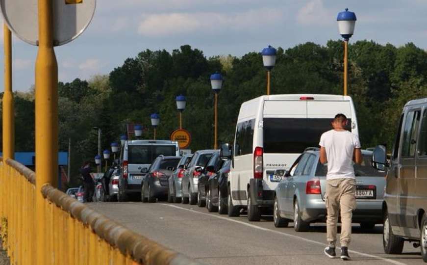 Danas obustavljen saobraćaj na graničnom prelazu Orašje - Županja 