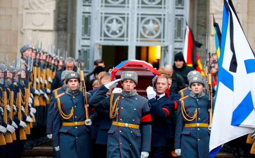 Komemoraciji i sahrani Karlovu prisustvuju Putin, Lavrov, Medvedev... 