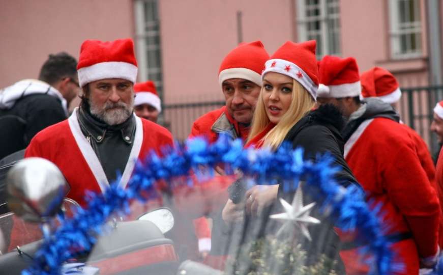 Novi Sad: Djeda mrazevi na motorima mališanima uručili praznične poklone