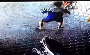 Otac čudesnom reakcijom spasio svoju djecu od sigurne smrti