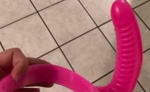 Kćerka se šokirala maminim poklonom: Možete li pogoditi šta je ovo? 