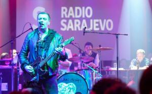 Rock n' roll čestitka za Novu Godinu (FOTO)