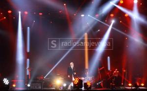 Na sibirskoj hladnoći razglas otkazao, ali Dino Merlin i publika nastavili dalje