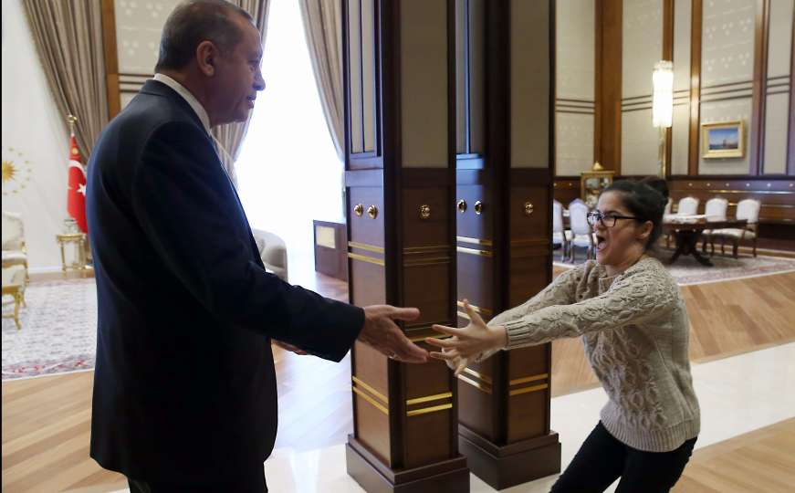 Erdogan primio oboljelu djevojku, autoricu crteža s njegovim portretom