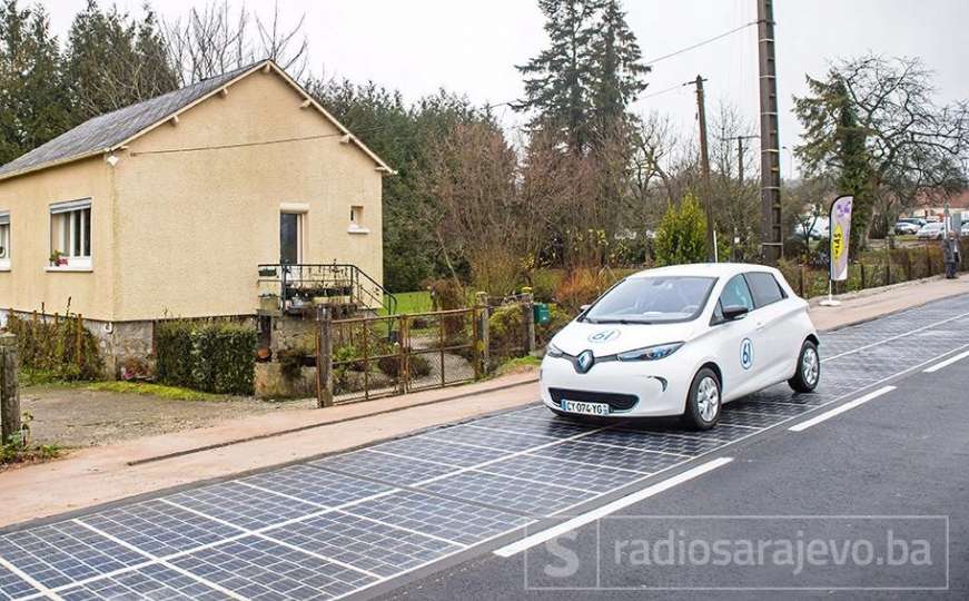 Francuska otvorila prvu ulicu popločanu solarnim panelima