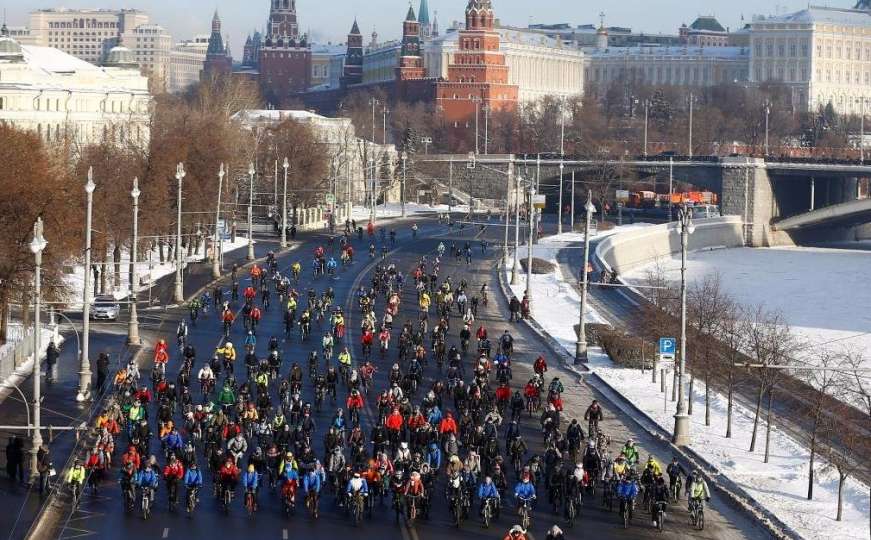 Zima, zima, e pa šta je: U Moskvi 5.000 biciklista na -28 stepeni Celzijusa