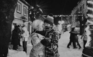 "Mrazlonga": Plesali tango nasred ulice na -17 stepeni