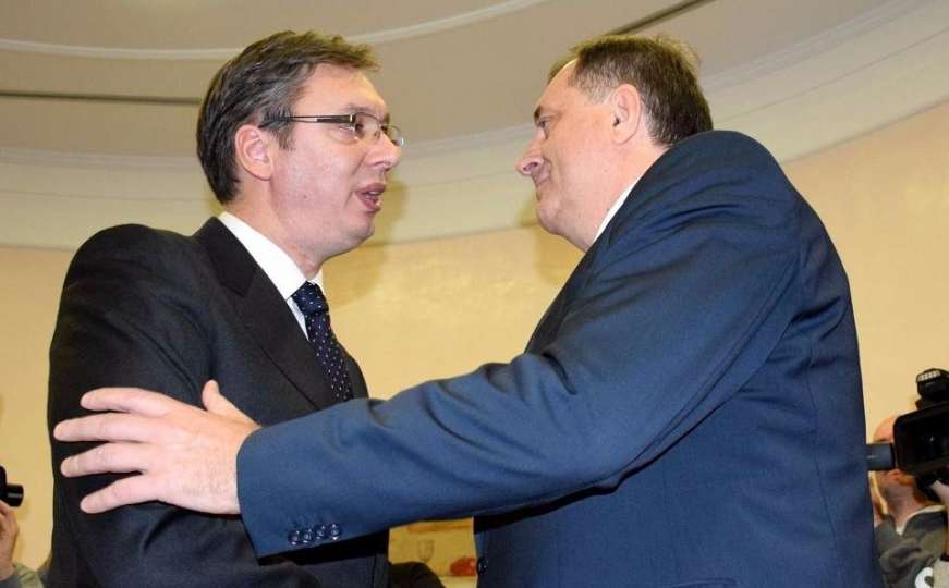 Vučić čestitao Dodiku: Nadam se da ćete RS ponosno i ljubomorno čuvati