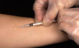 Dvije pretrage mogu pokazati da li je vakcina izazvala oboljenje kod djeteta