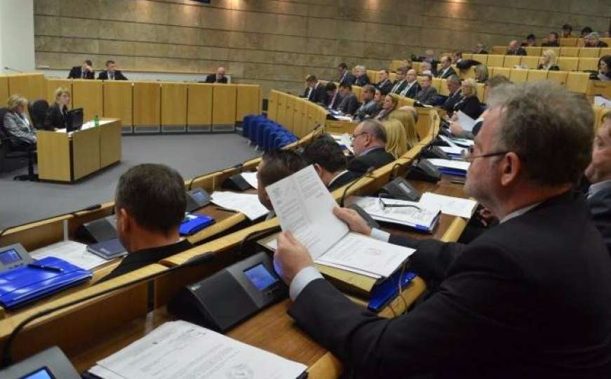 Sjednica Parlamenta prekinuta: Novi zakon o PIO nije usvojen