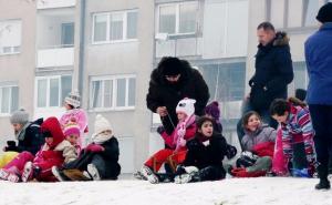 Od ranog jutra do večeri na Sjenjaku odjekuje dječiji žamor