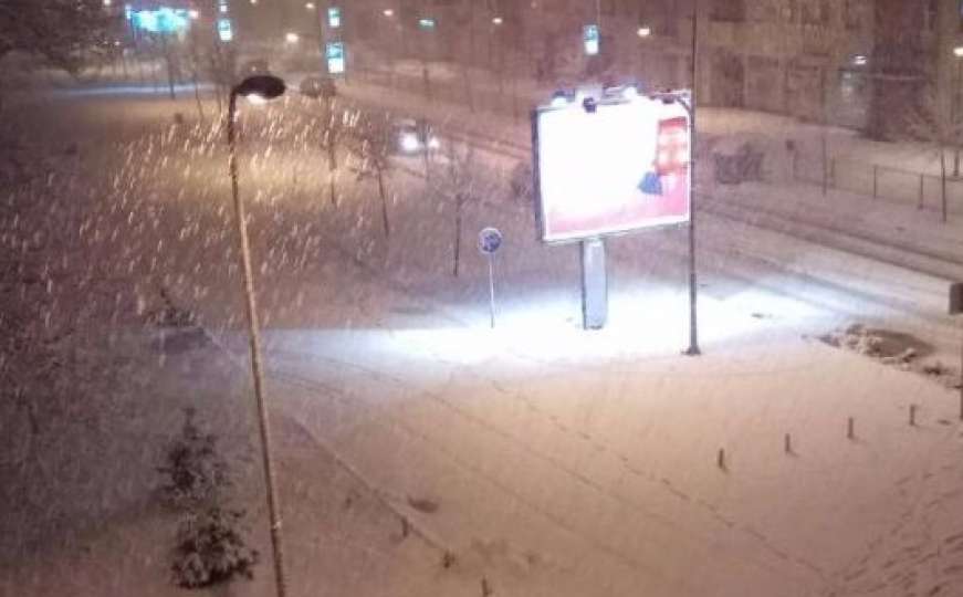 Gust snijeg zabijelio ulice: Banja Luka dočekuje Pravoslavnu novu godinu
