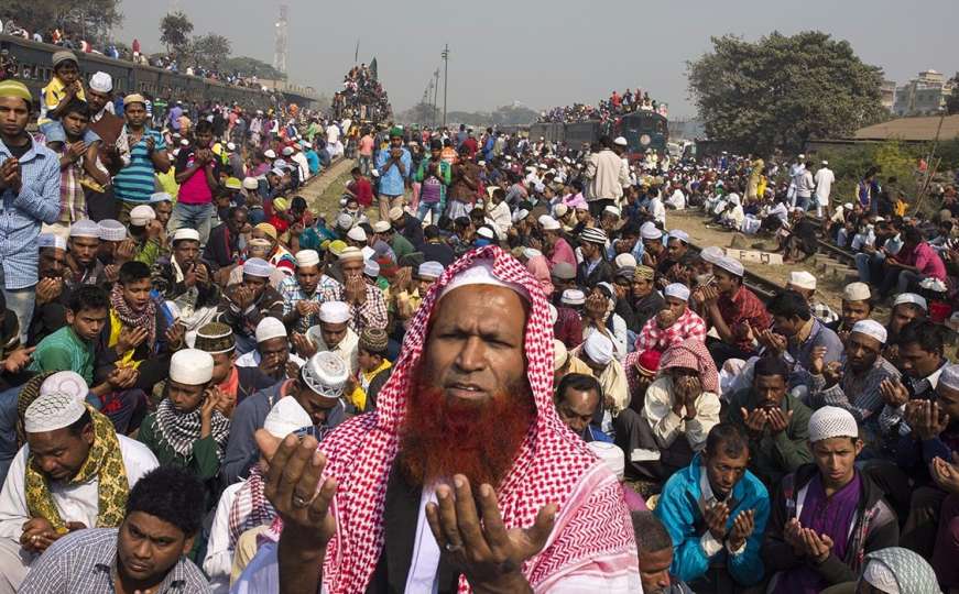 Milioni muslimana na drugom po veličini okupljanju nakon hadža