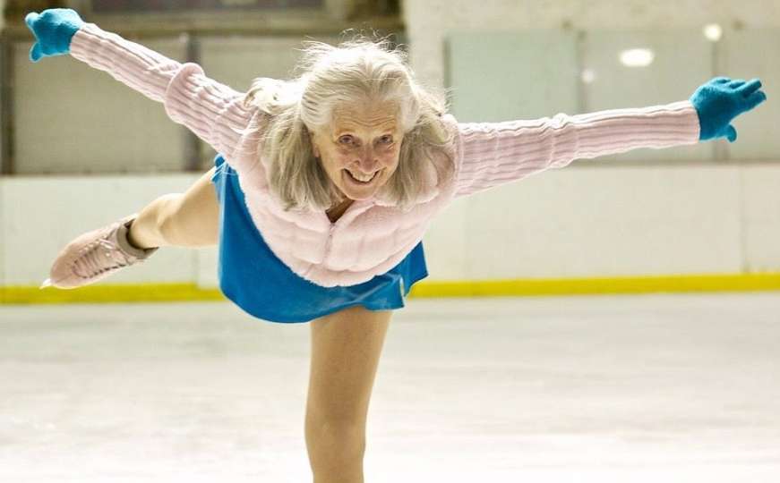 90-godišnja klizačica: hodala je kao starica, ali je klizala kao prvakinja