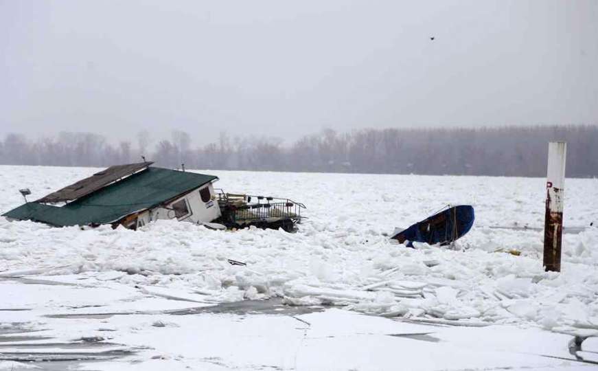  Rijeke nisu plovne, ledolomci razbijaju led na Dunavu