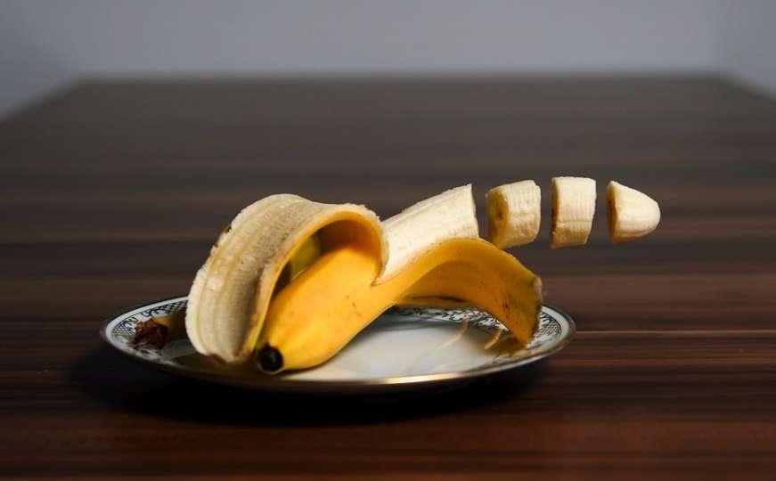 Evo zašto trebate jesti bananu i cimet sat vremena pred spavanje