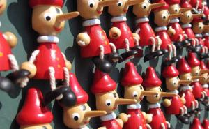 Brutalno iskren horoskop: Ko voli "pravo" slagati, a ko je iskren?