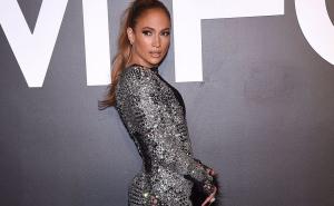 Događa se i najboljima: Jennifer Lopez pred svima pukla preuska haljina