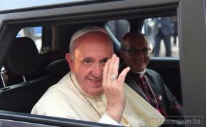 Papa Franjo pozvao Trumpa da brine o siromašnima
