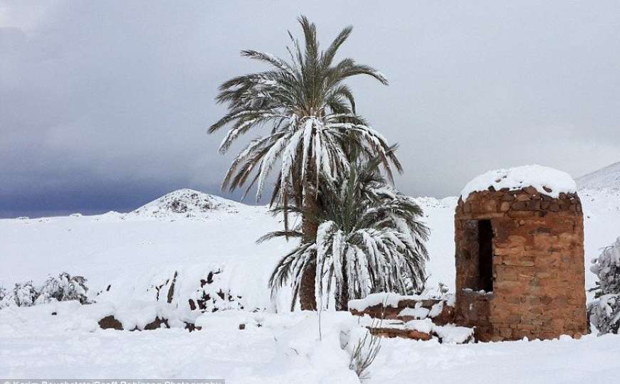 Saharu prekrio snijeg – u Ain Sefri napadao gotovo metar snijega!