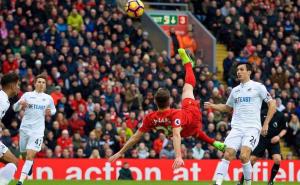 Šok na Anfiledu: Swansea raspršio snove Liverpoola o tituli