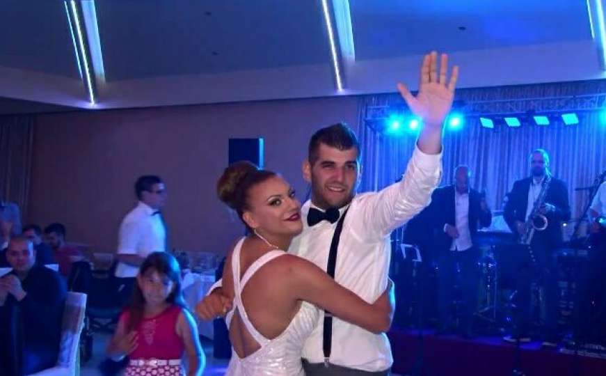 Heroj iz Mostara: Ustao iz kolica i zaplesao sa sestrom na vjenčanju
