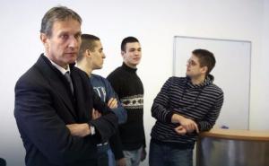 Priča o bivšem ministru koji živi kao beskućnik: Šta je prava istina?