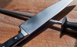 Nožem teško povrijedio psa jer nije prestajao lajati