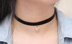 Svi su ludi za choker ogrlicama: A znate šta su nekada značile?