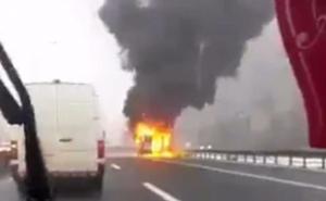 Lančani sudari, izgorjelo vozilo Hitne pomoći, jedna osoba poginula