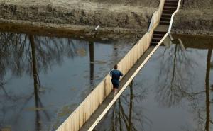 Čarolija "Mojsijevog mosta": Čudo arhitekture zbog kojeg možete šetati kroz vodu