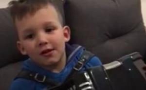 Ima 5 godina i zna šta je merak: Uz harmoniku 'skinuo' Mišu Kovača