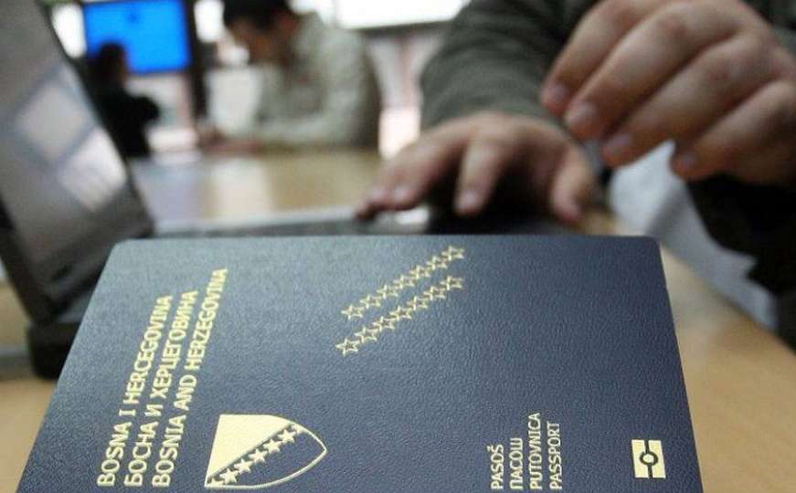 "Biometrijski pasoši se ne ukidaju, niti se uvodi vizni režim za građane BiH"
