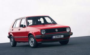 Nova himna nenadmašivom Golfu dvici: Šapuće se, šapuće da krntiju vozim ja...