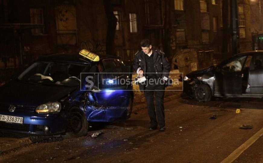 Sarajevo: Tri automobila se sudarila u Grbavičkoj ulici, jedna osoba povrijeđena
