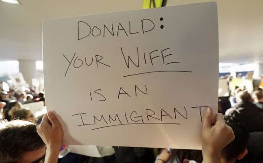 Amerikanci bijesni, poručuju Trumpu "Tvoja žena je imigrantkinja"