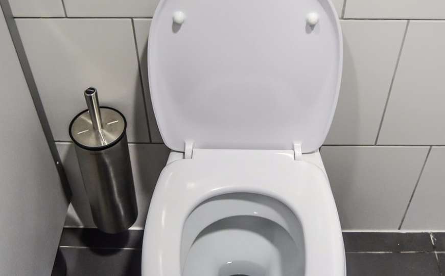 Sjajan trik: Zaustavite nepotrebno curenje vode u WC školjci