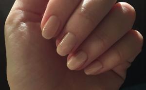 Nokti vam pucaju: Ovo voće morate da jedete kako biste ih ojačali