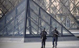 Muškarac sa mačetom kod Louvrea je državljanin Egipta