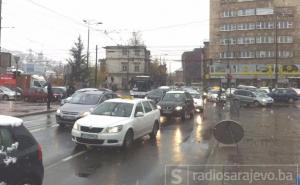 Mokar kolovoz i gužve u BiH: Apel vozačima iz BIHAMK-a