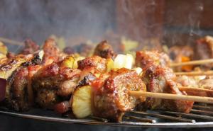 Koliko možemo jesti dok ne 'puknemo'?