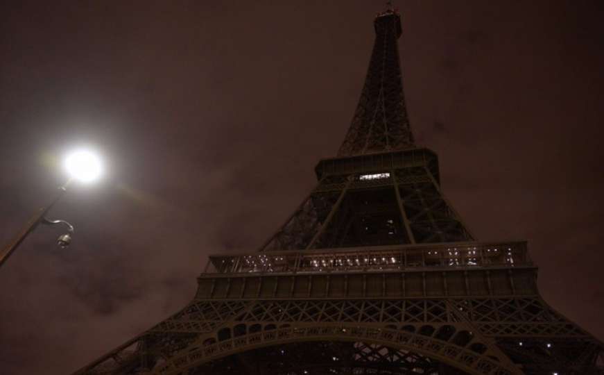 Eiffelov toranj će uskoro biti ograđen neprobojnim staklenim zidom