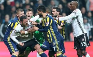 Epilog incidenta: Tošić i Van Persie suspendovani, Karleuša bez kazne