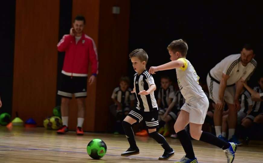 Djeca iz Juventusove akademije oduševila Marca Degortesa