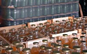 Prirodni sokovi i pekmez iz voćnjaka porodice Mujčić