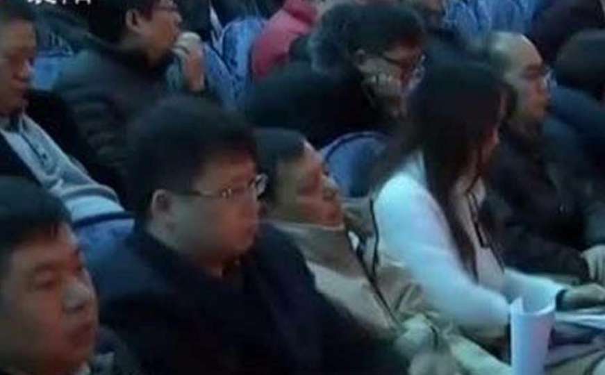 Kineski dužnosnici zaspali na motivacijskom sastanku, pa kažnjeni