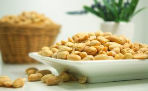 Žene, jedite kikiriki: Sprečava ozbiljne bolesti!