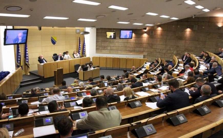 Parlament FBiH usvojio zakone o hraniteljstvu i bankarstvu 