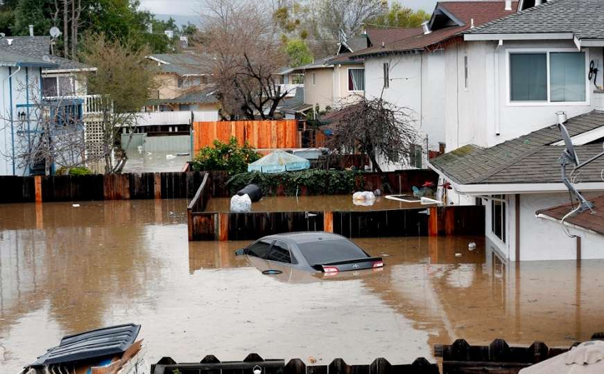 Alarmantno stanje: Kuće i automobili pod vodom, više od 200 ljudi iseljeno